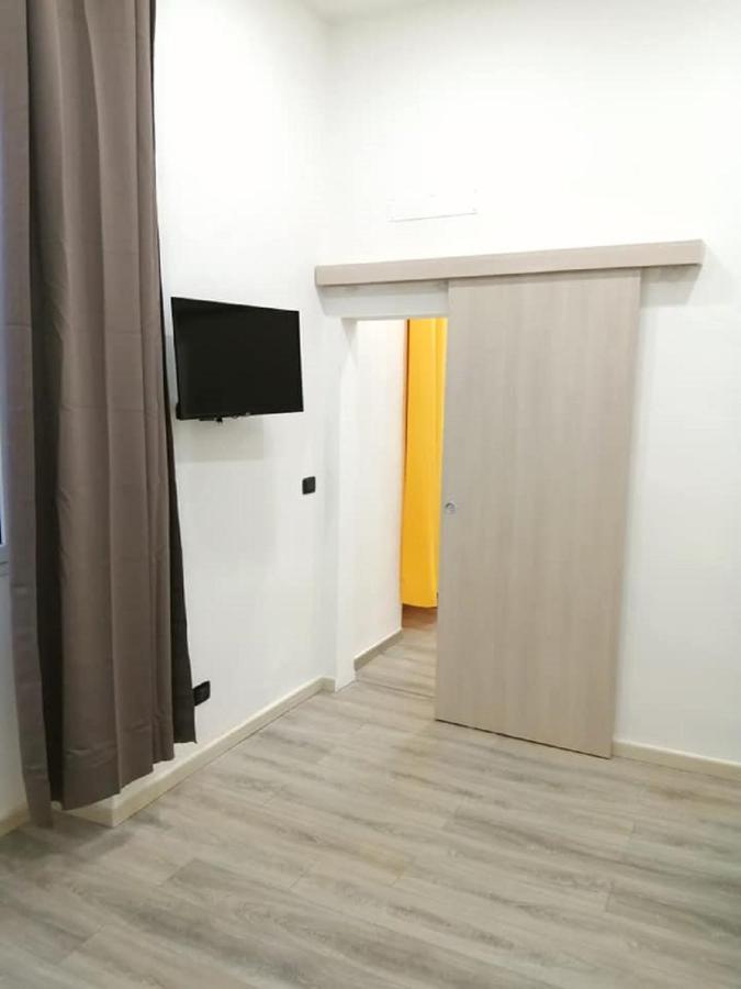 Appartamento Nuovo A 1 Minuto Dal Porto Livorno Luaran gambar